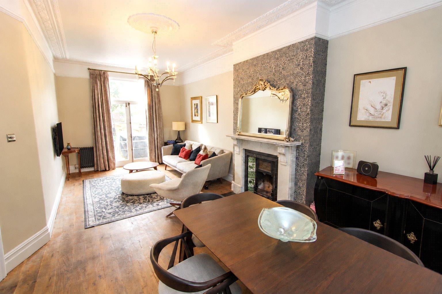 3 bedroom house for sale in London | Robinson Jackson