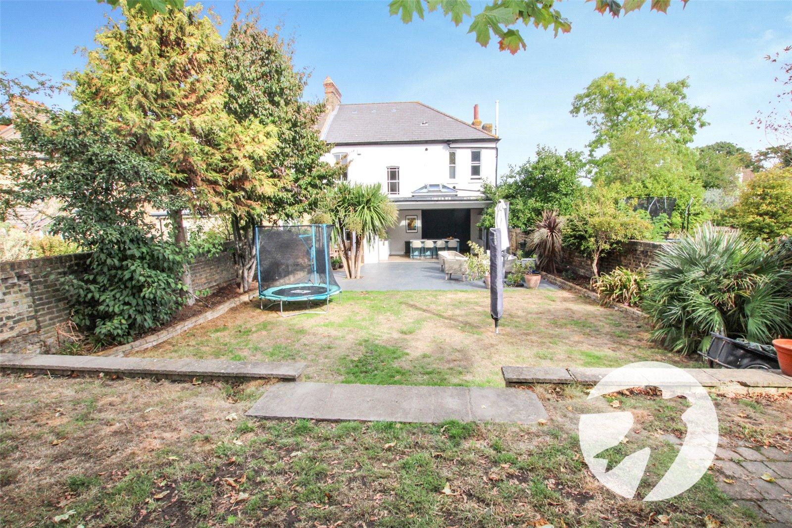 3 bedroom house for sale in London | Robinson Jackson