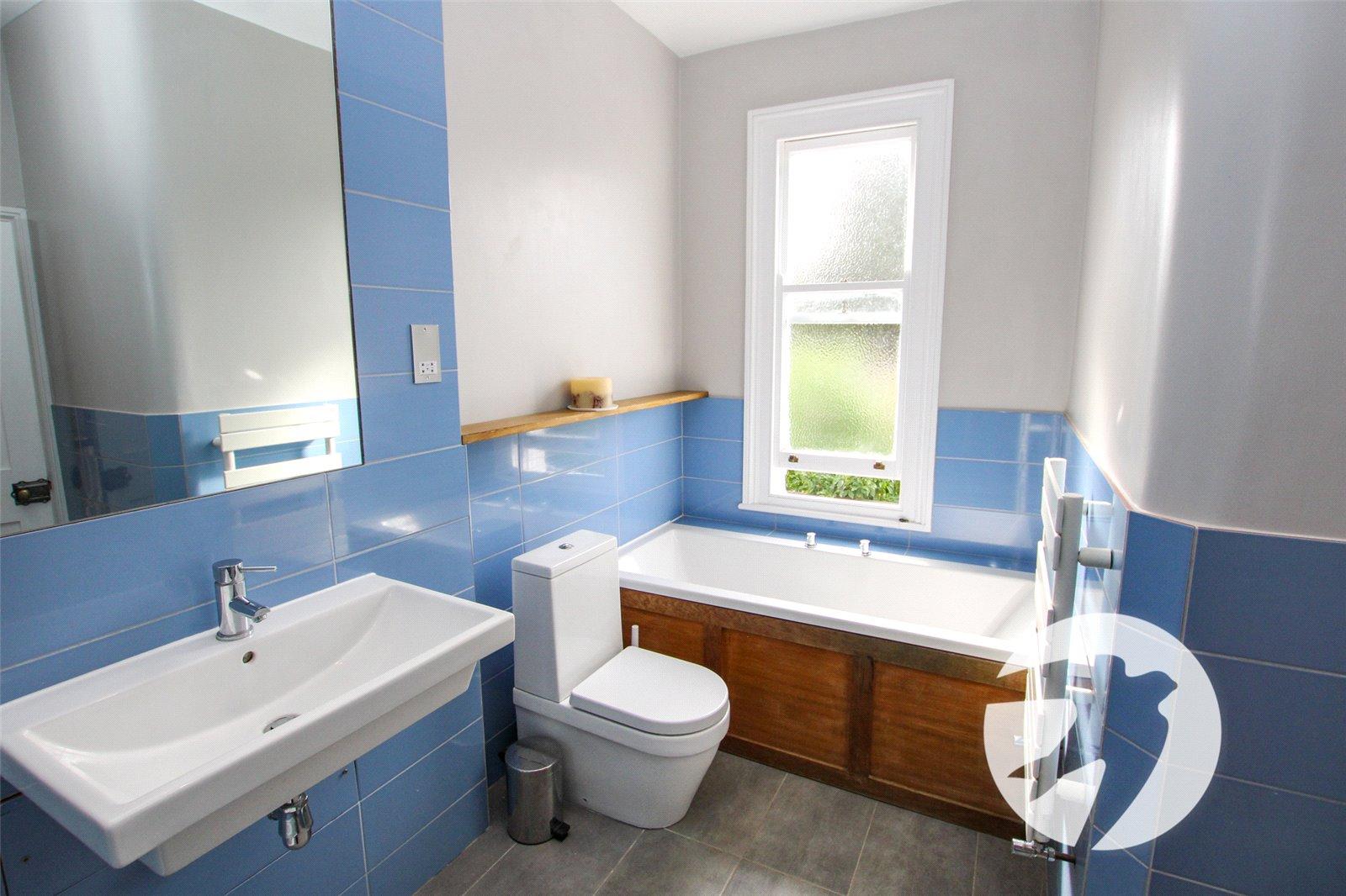 3 bedroom house for sale in London | Robinson Jackson