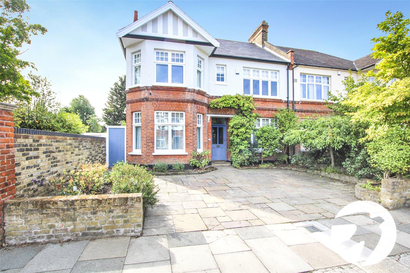 3 bedroom house for sale in London | Robinson Jackson