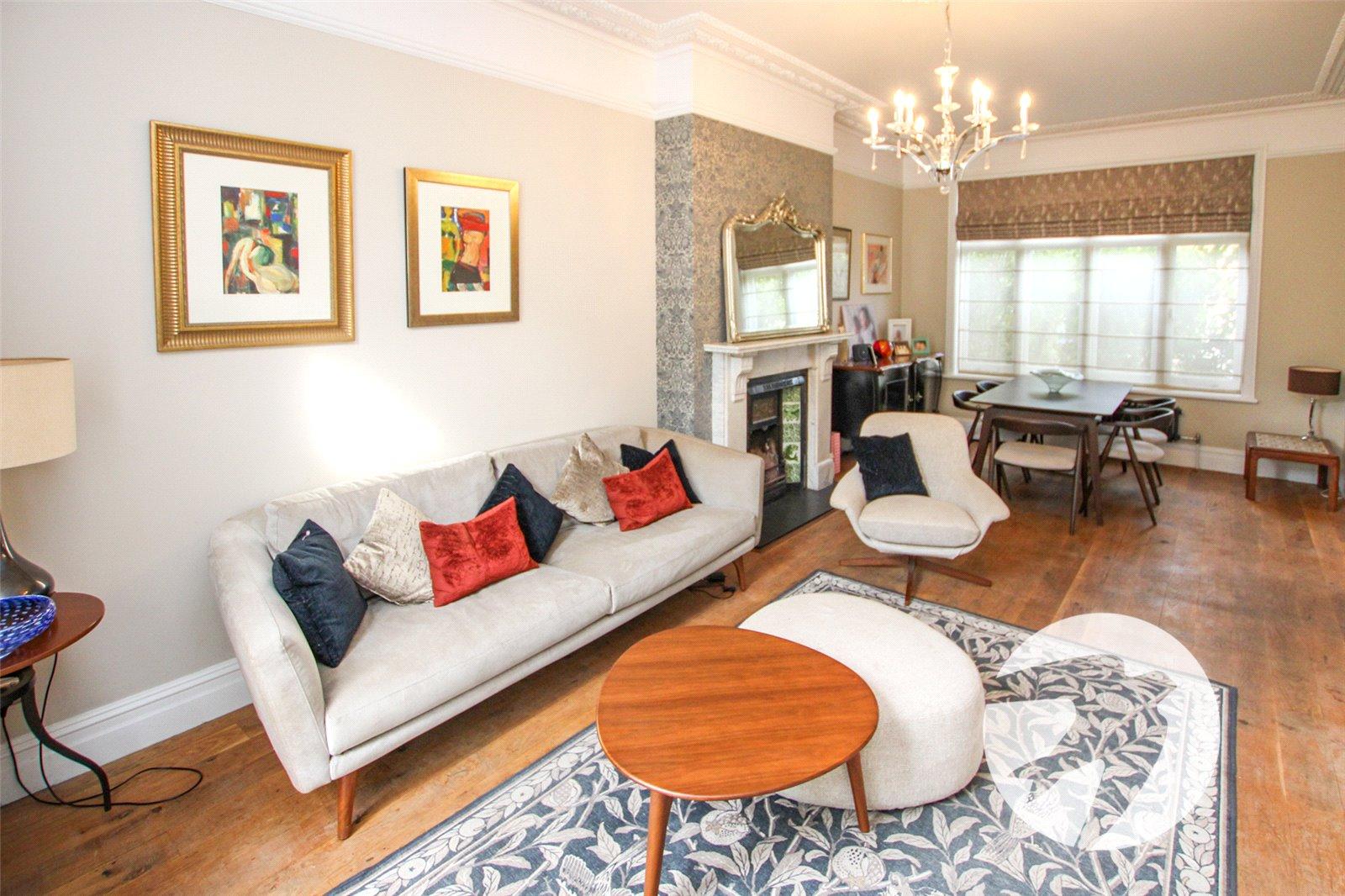 3 bedroom house for sale in London | Robinson Jackson