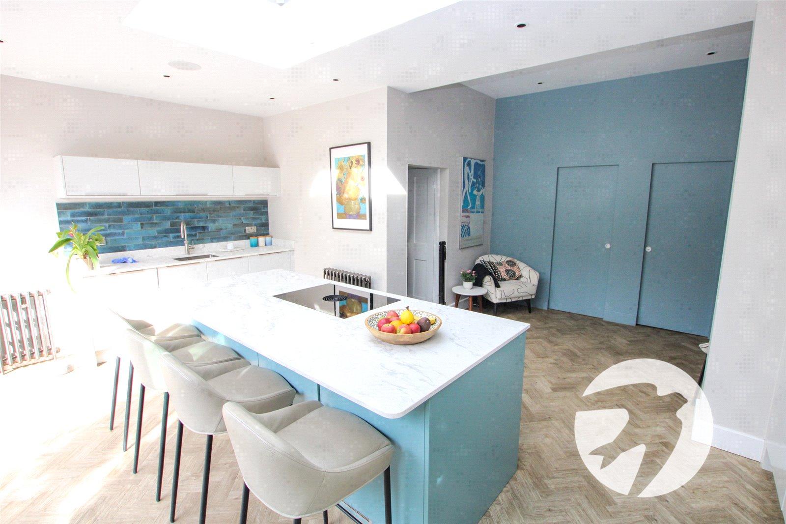 3 bedroom house for sale in London | Robinson Jackson