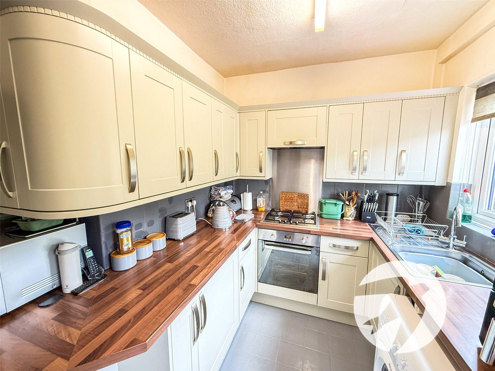 2 bedroom property for sale in London | Robinson Jackson