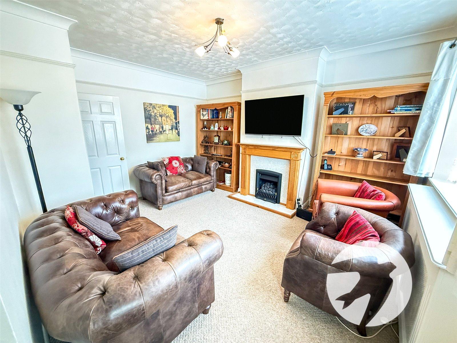 2 bedroom property for sale in London | Robinson Jackson