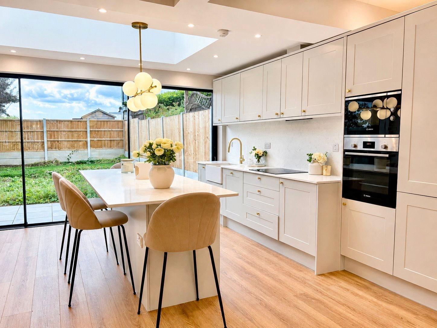 5 bedroom house for sale in London | Robinson Jackson
