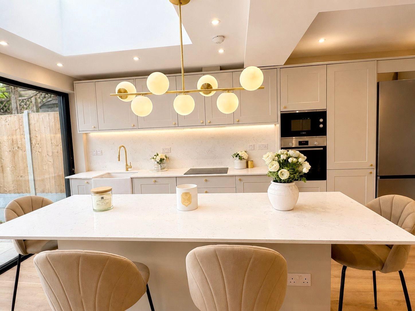 5 bedroom house for sale in London | Robinson Jackson