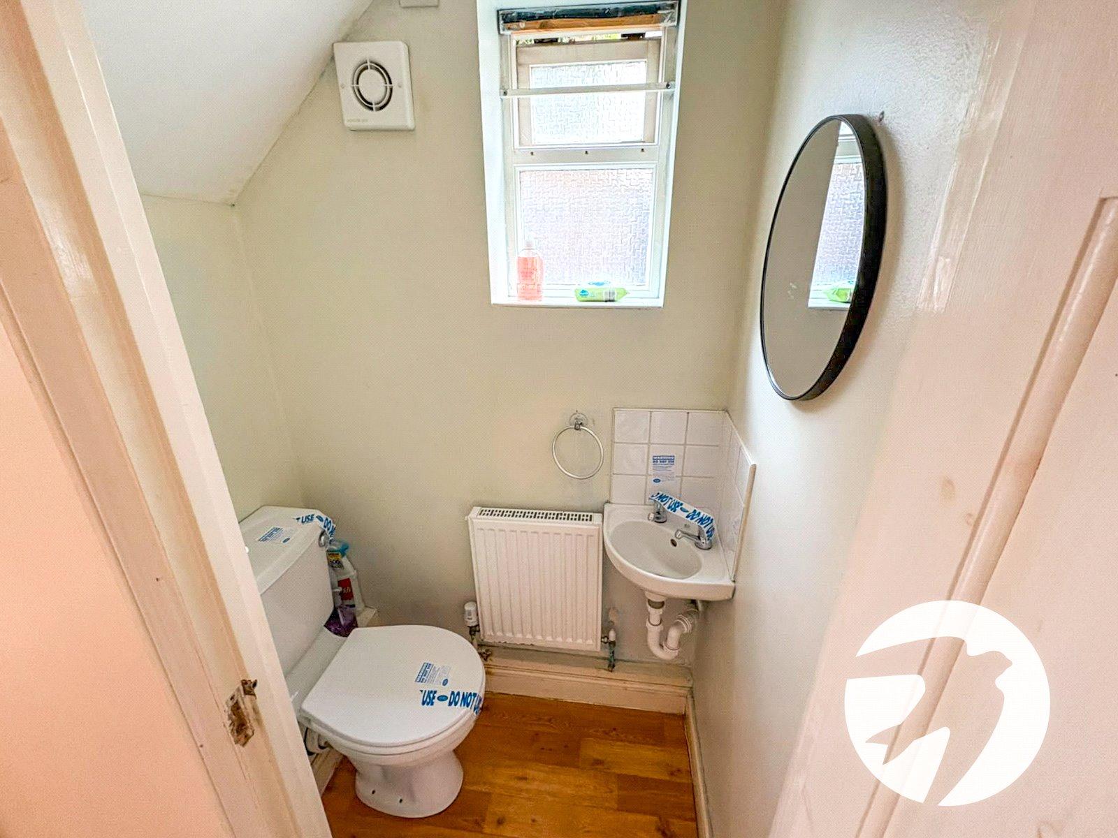 3 bedroom house for sale in London | Robinson Jackson
