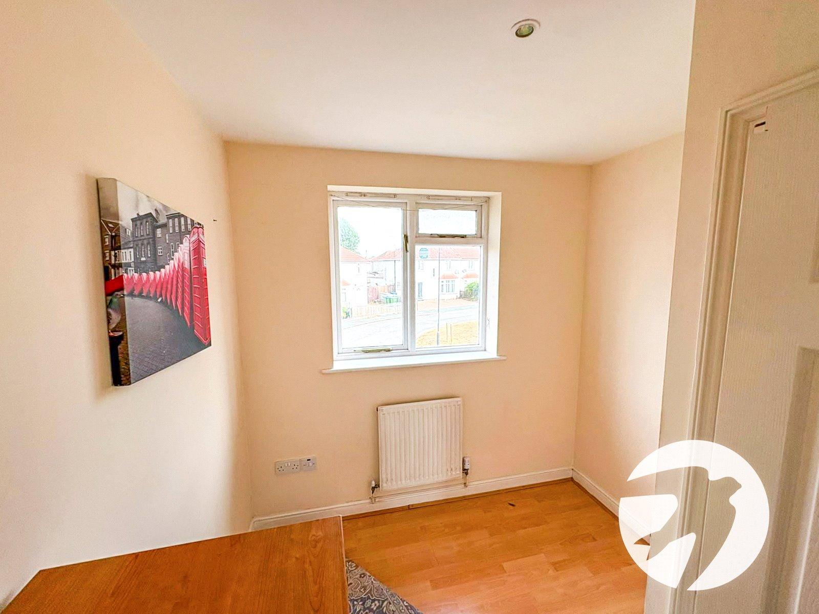 3 bedroom house for sale in London | Robinson Jackson