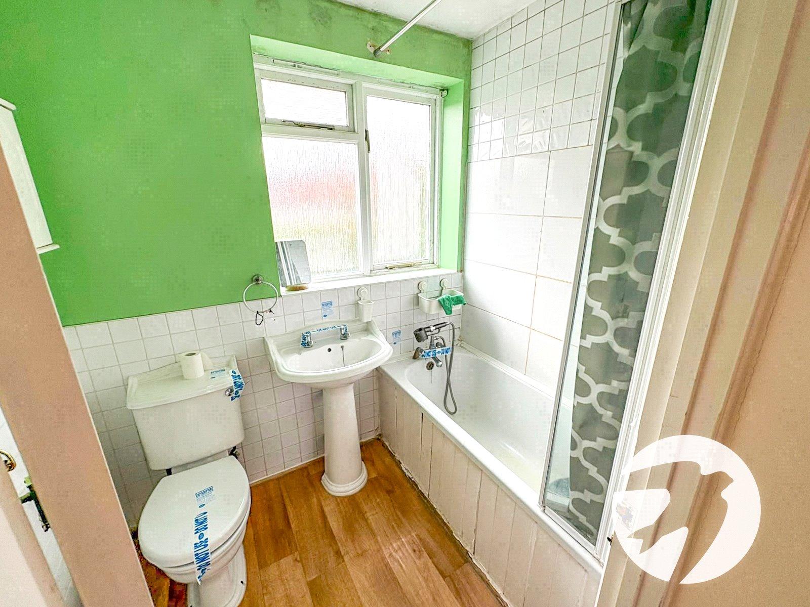 3 bedroom house for sale in London | Robinson Jackson