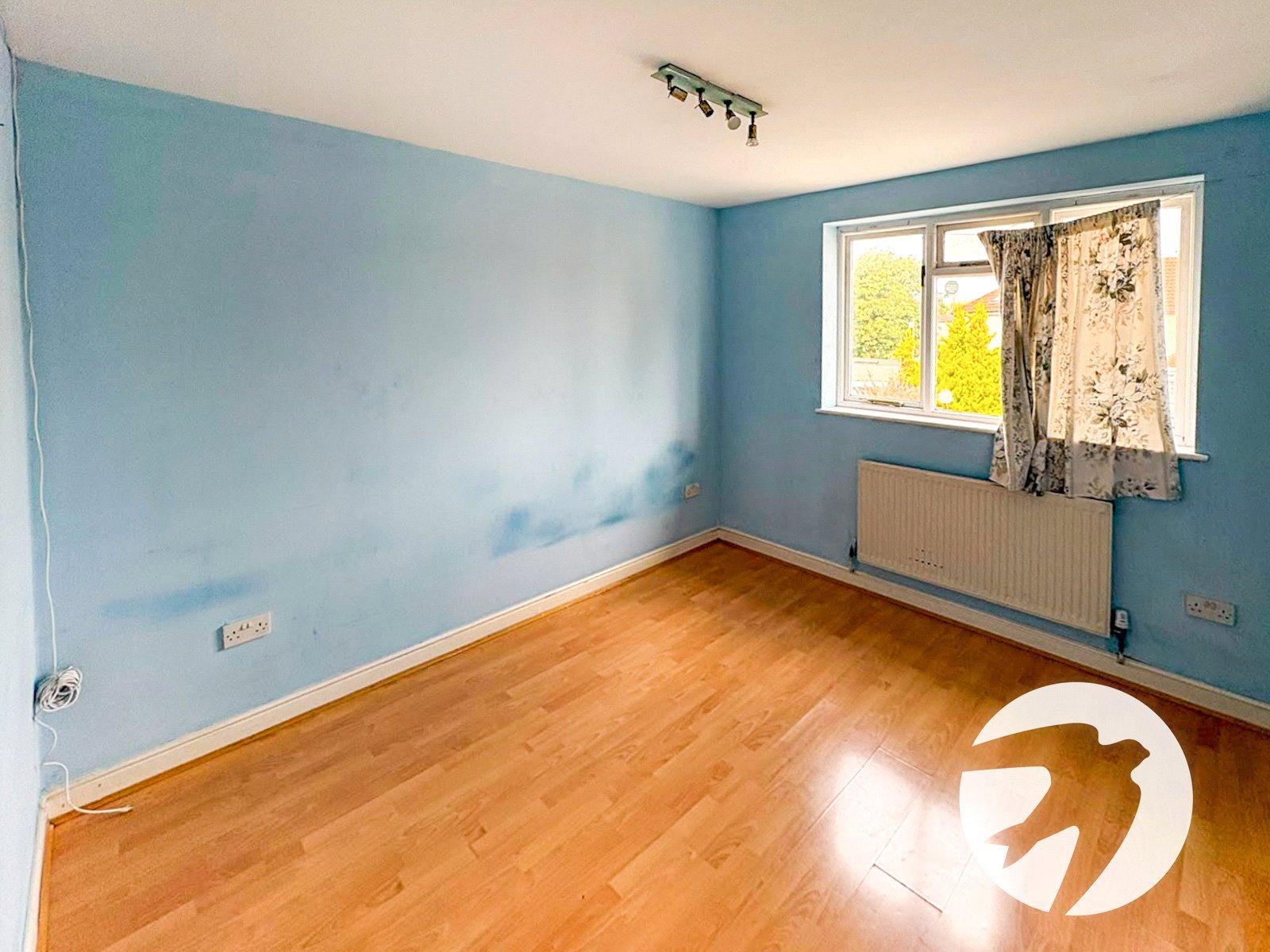 3 bedroom house for sale in London | Robinson Jackson