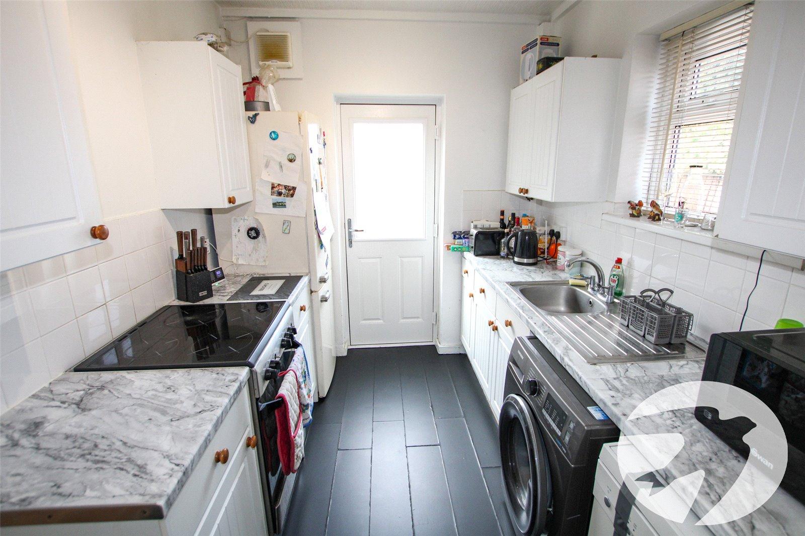 2 bedroom property for sale in London | Robinson Jackson