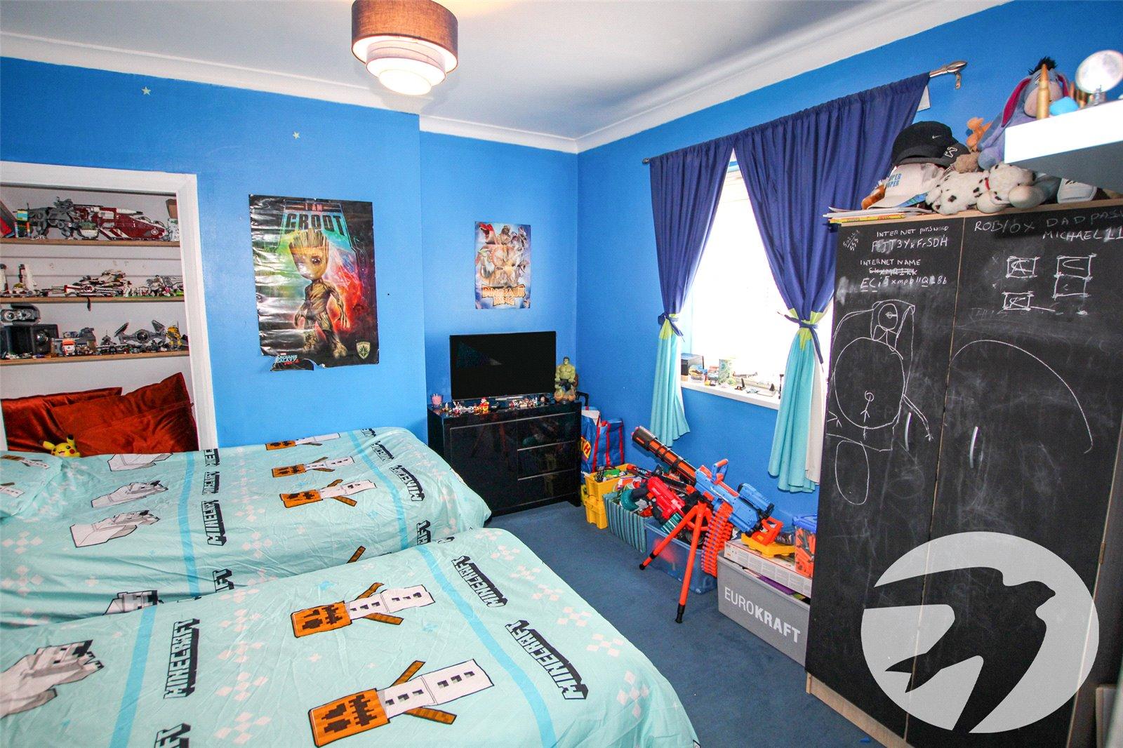 2 bedroom property for sale in London | Robinson Jackson