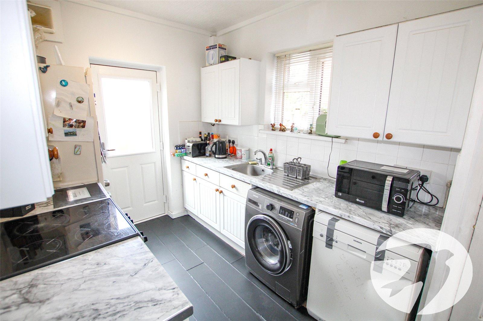 2 bedroom property for sale in London | Robinson Jackson