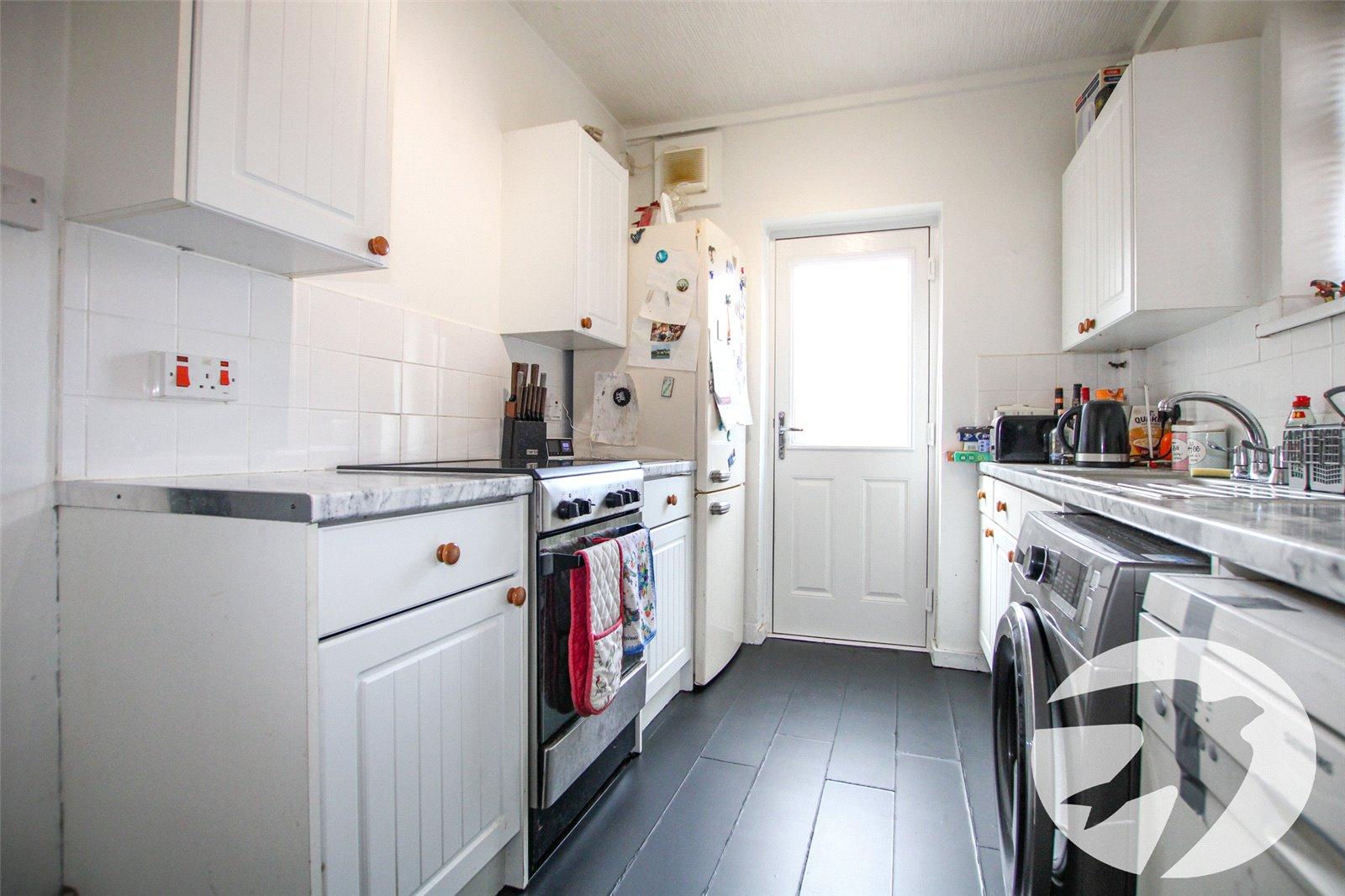 2 bedroom property for sale in London | Robinson Jackson