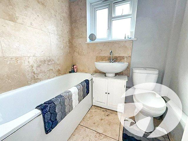 2 bedroom property for sale in London | Robinson Jackson