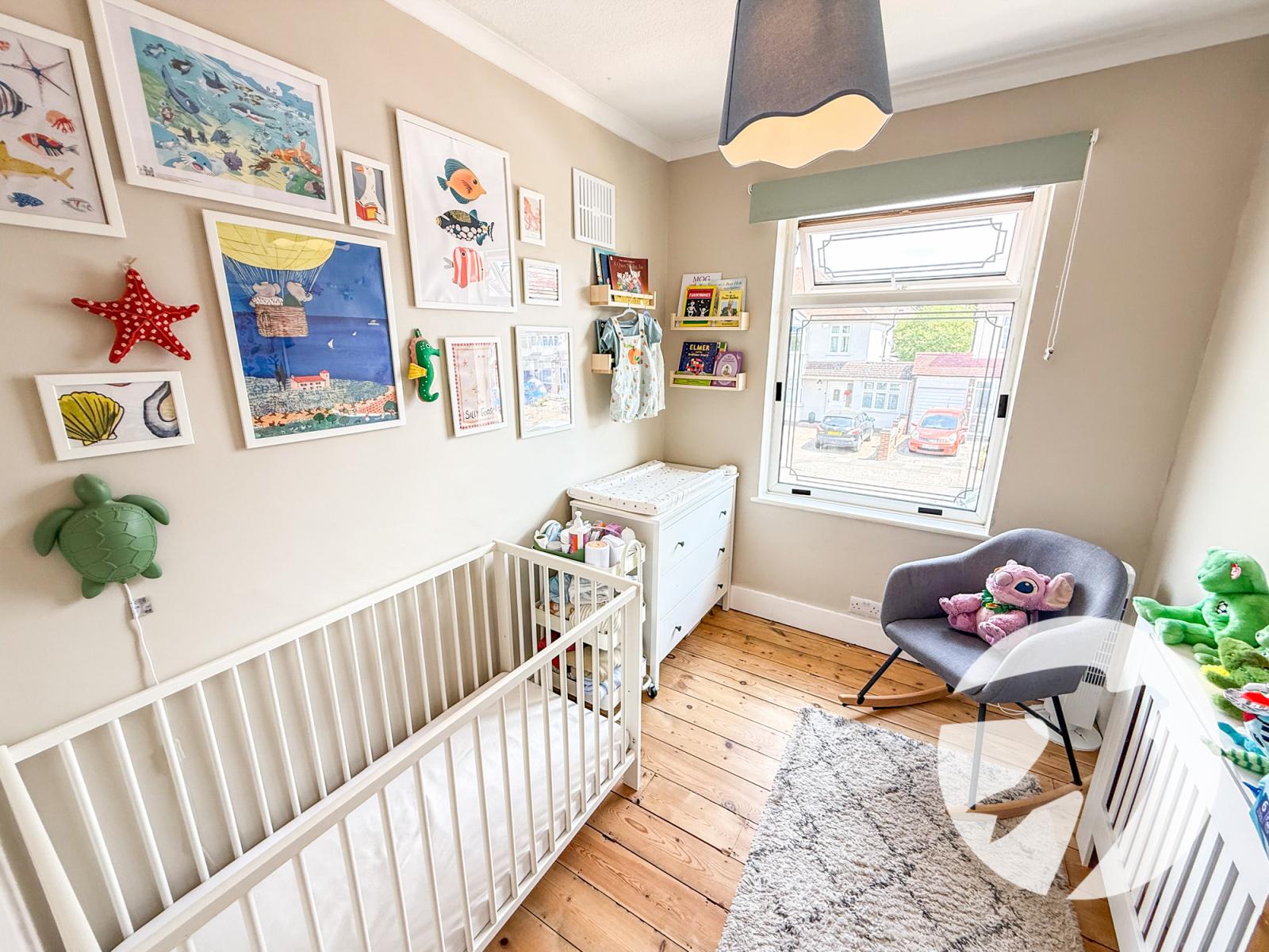 3 bedroom house for sale in London | Robinson Jackson