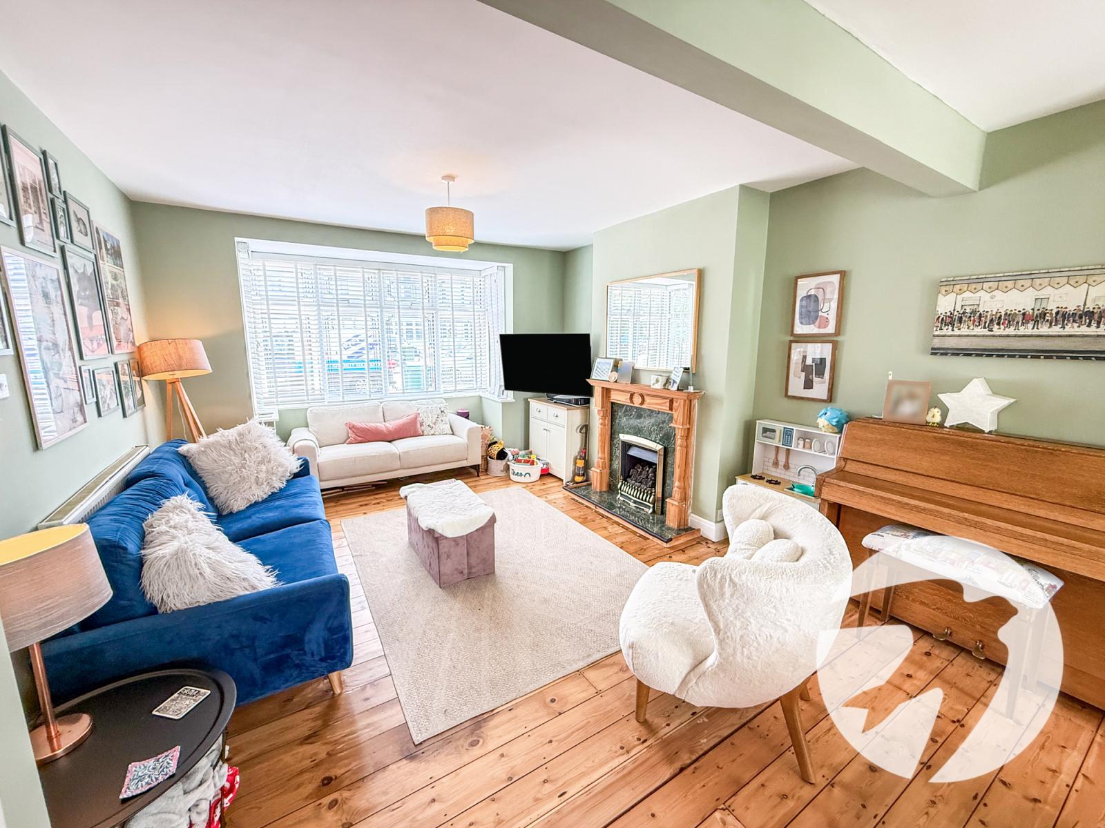 3 bedroom house for sale in London | Robinson Jackson