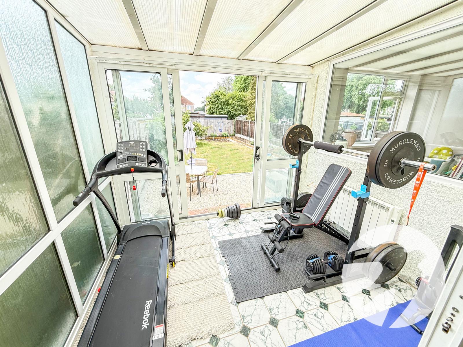 3 bedroom house for sale in London | Robinson Jackson