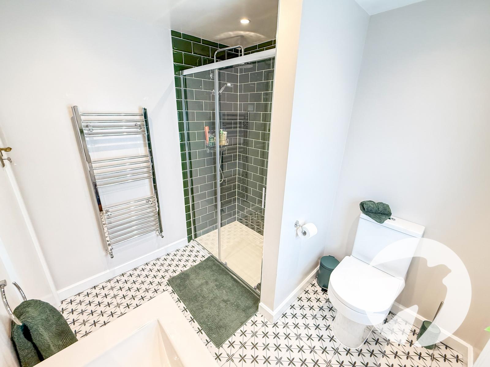 3 bedroom house for sale in London | Robinson Jackson
