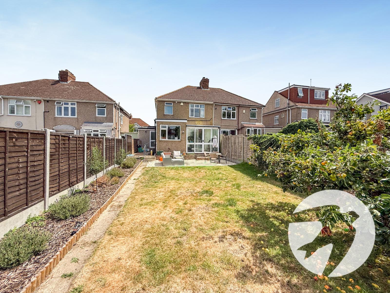 3 bedroom house for sale in London | Robinson Jackson