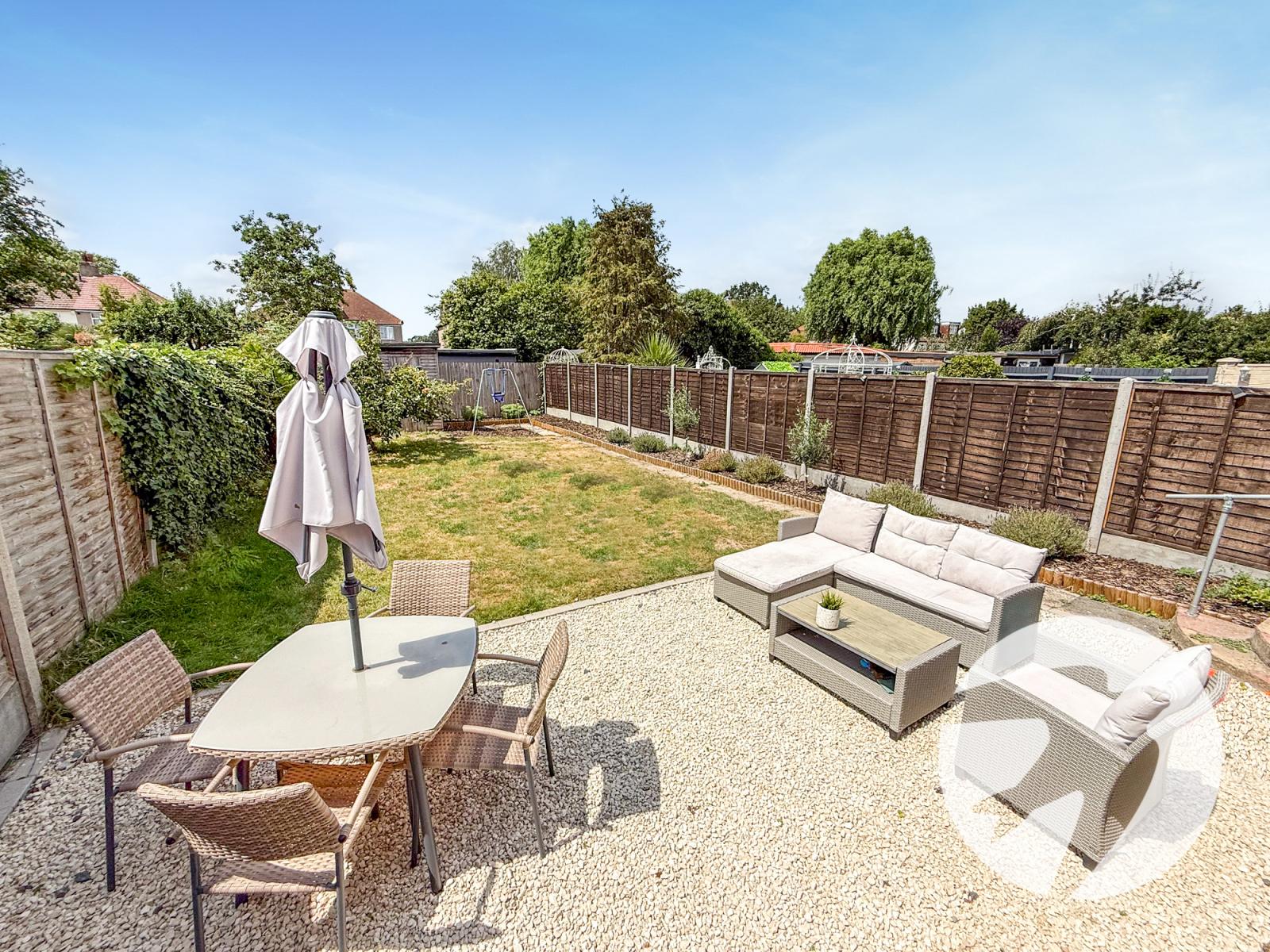 3 bedroom house for sale in London | Robinson Jackson