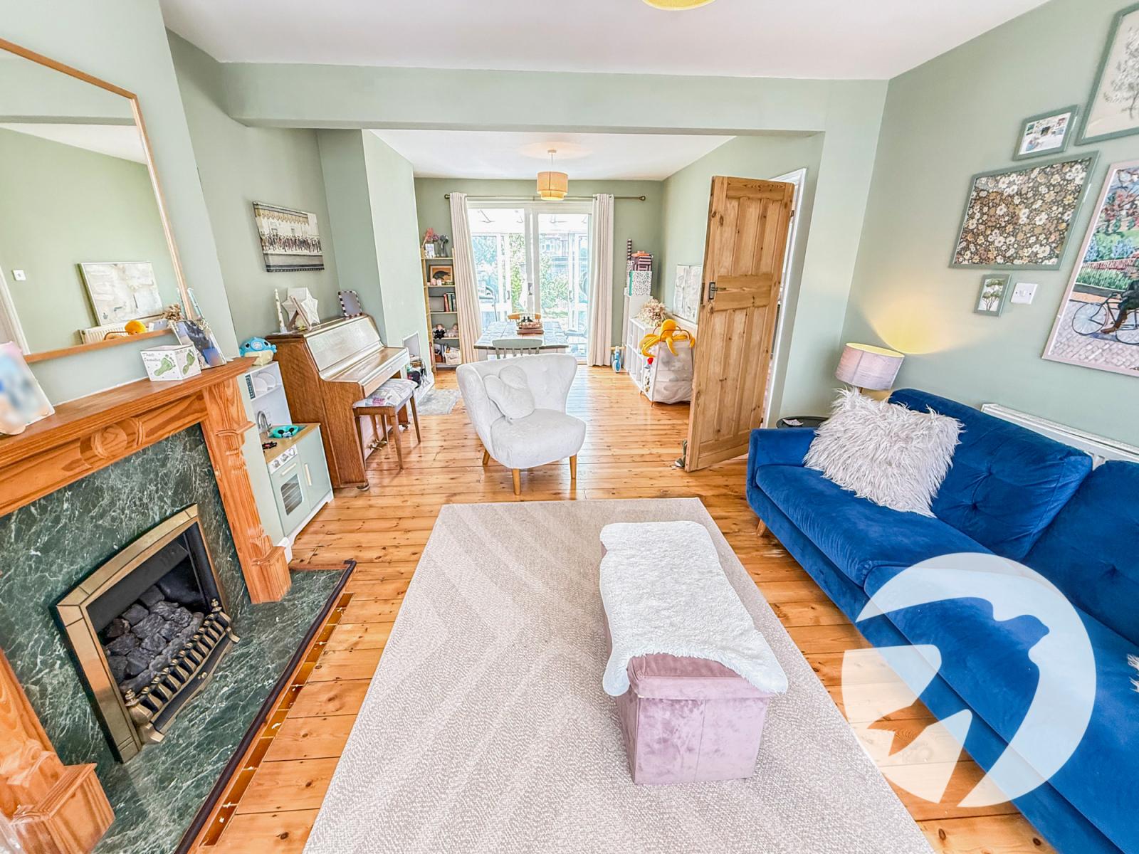 3 bedroom house for sale in London | Robinson Jackson