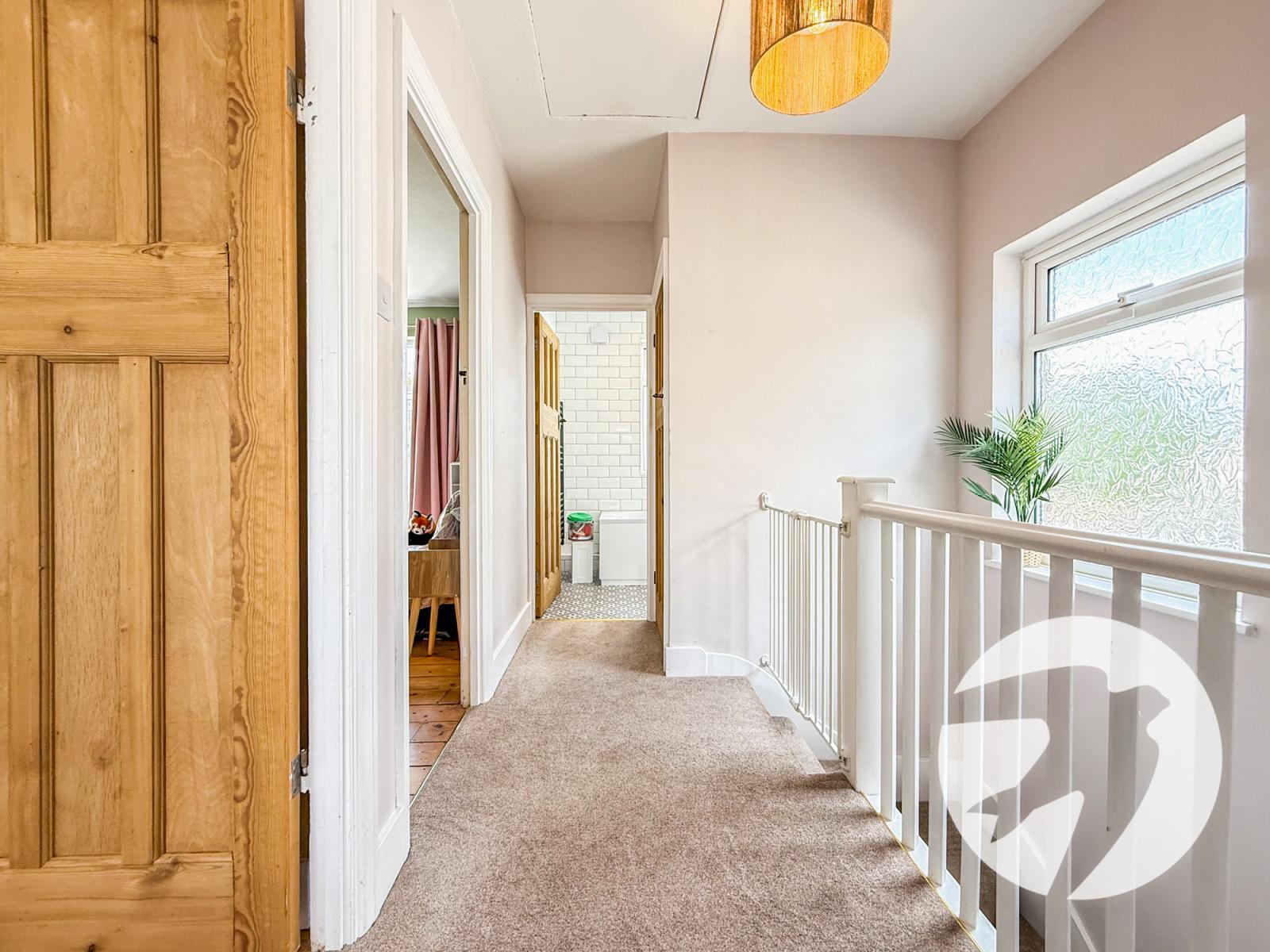 3 bedroom house for sale in London | Robinson Jackson