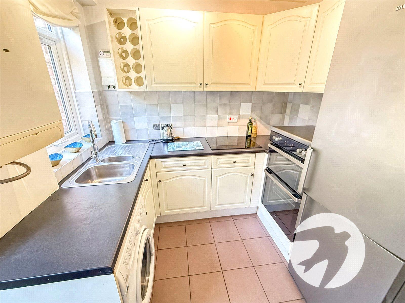 3 bedroom house for sale in London | Robinson Jackson