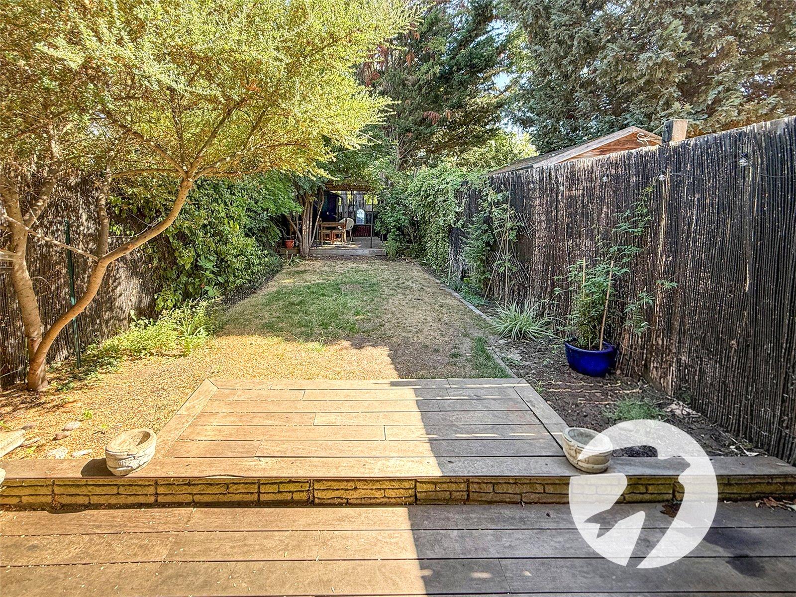 3 bedroom house for sale in London | Robinson Jackson