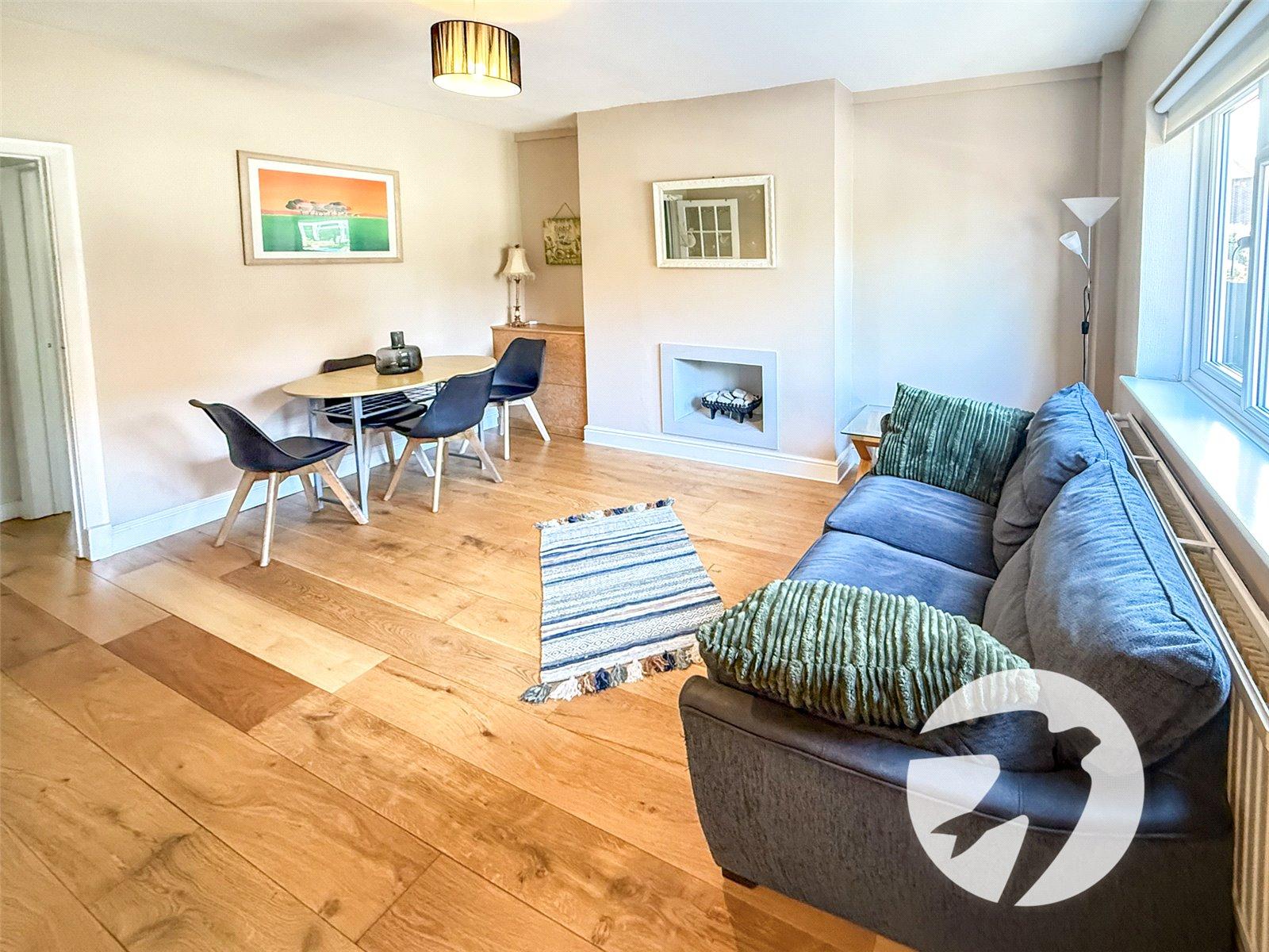 3 bedroom house for sale in London | Robinson Jackson
