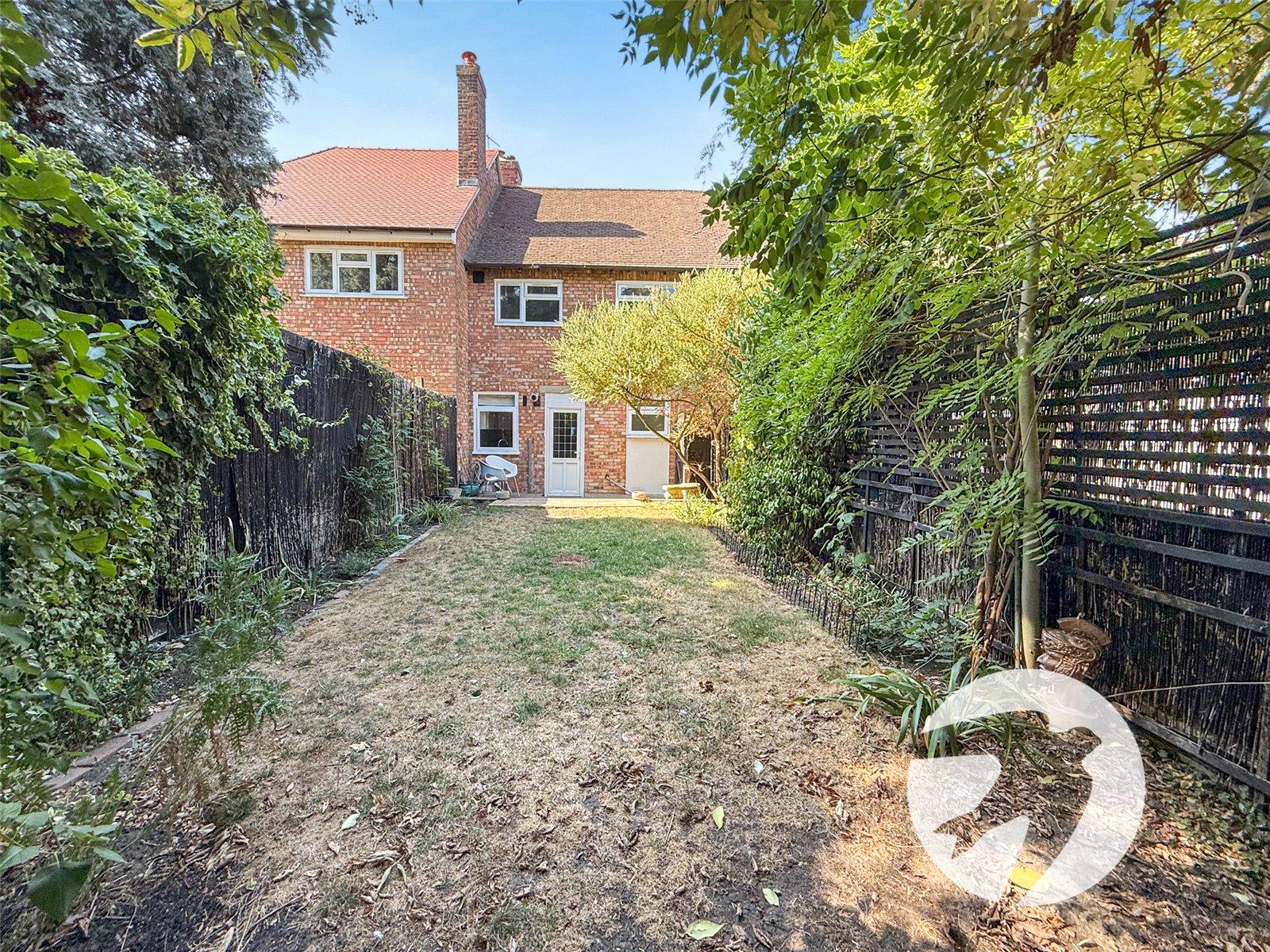 3 bedroom house for sale in London | Robinson Jackson