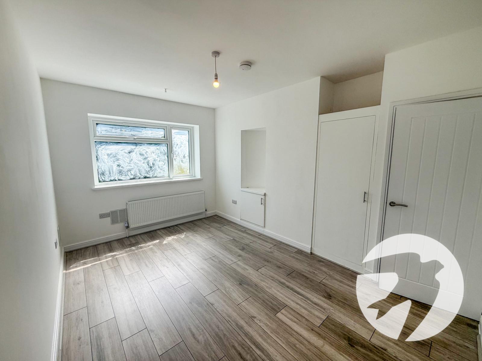 2 bedroom property for sale in London | Robinson Jackson