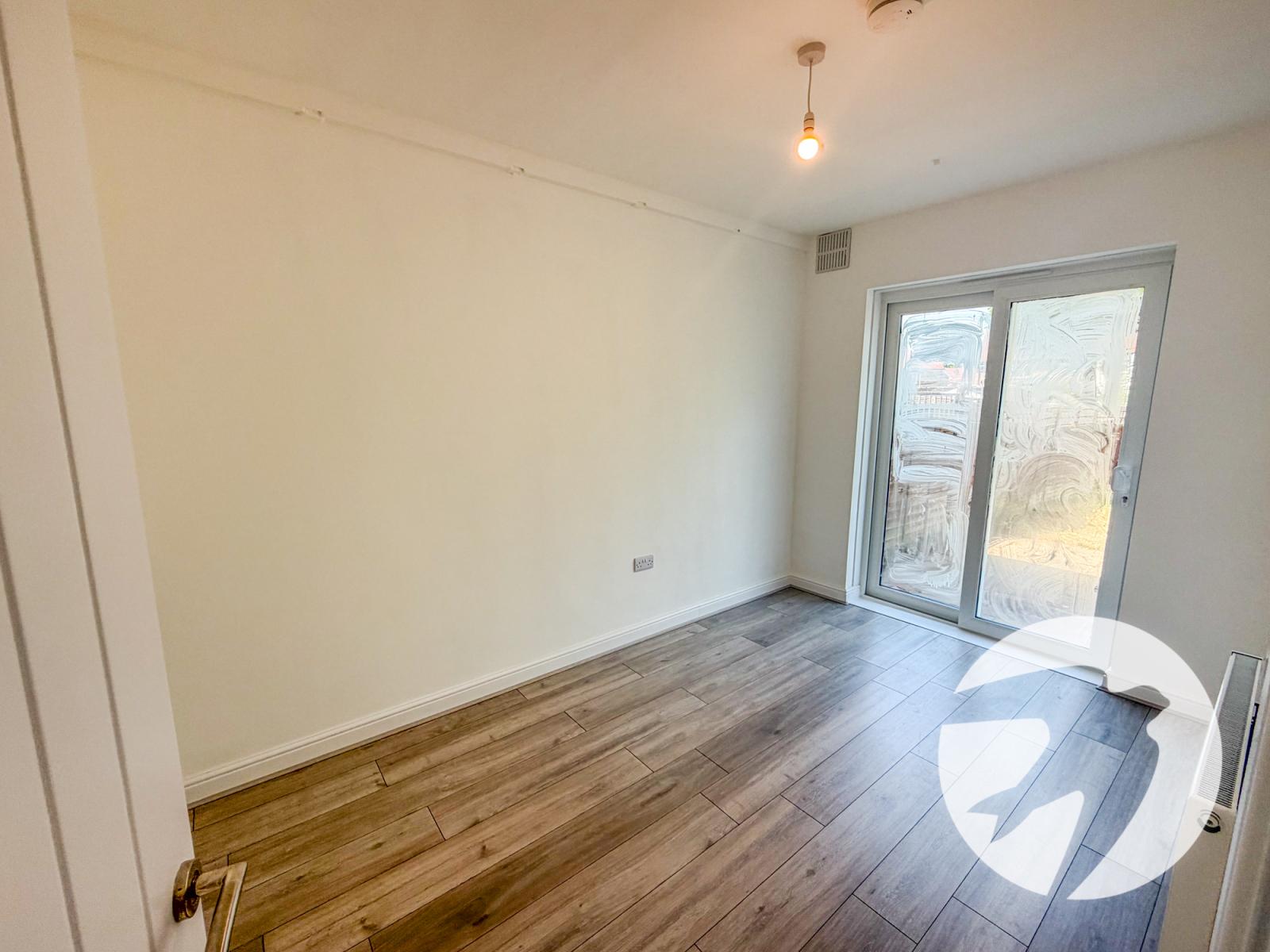 2 bedroom property for sale in London | Robinson Jackson