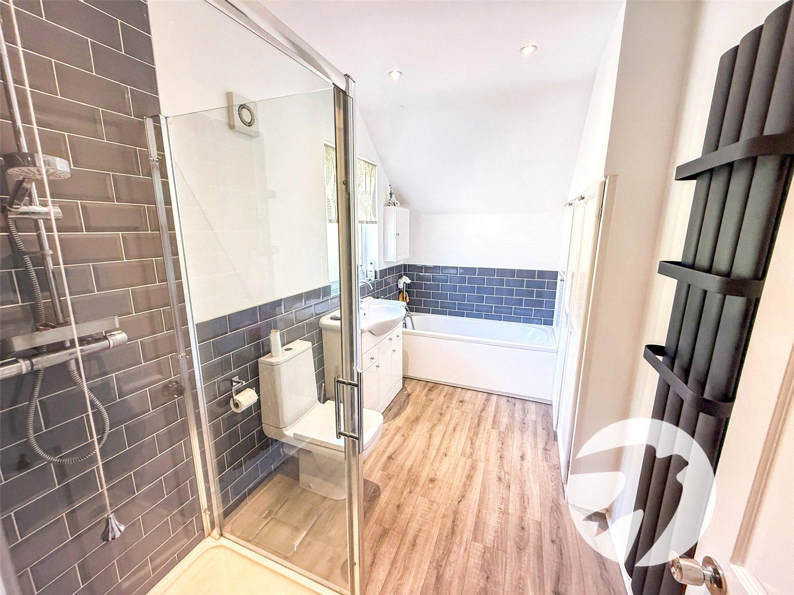 3 bedroom house for sale in London | Robinson Jackson