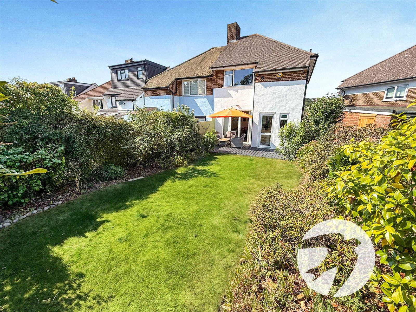 3 bedroom house for sale in London | Robinson Jackson