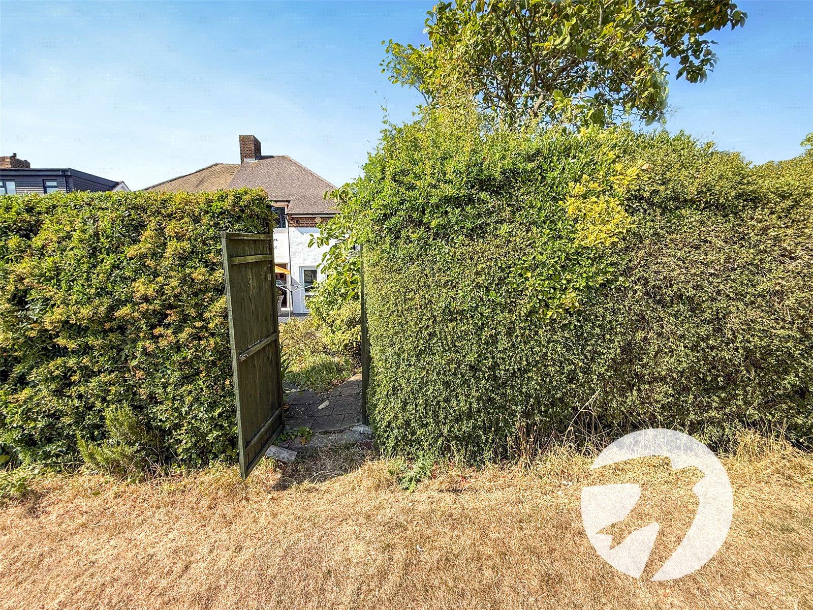 3 bedroom house for sale in London | Robinson Jackson