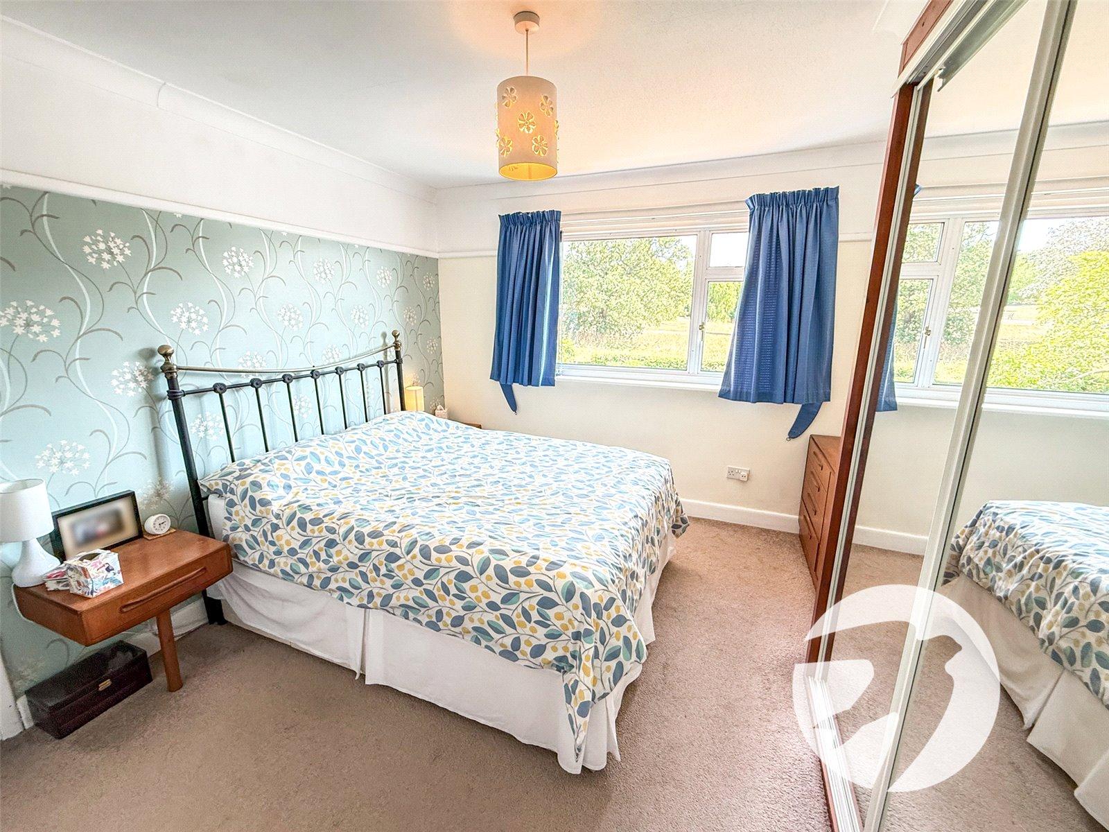 3 bedroom house for sale in London | Robinson Jackson