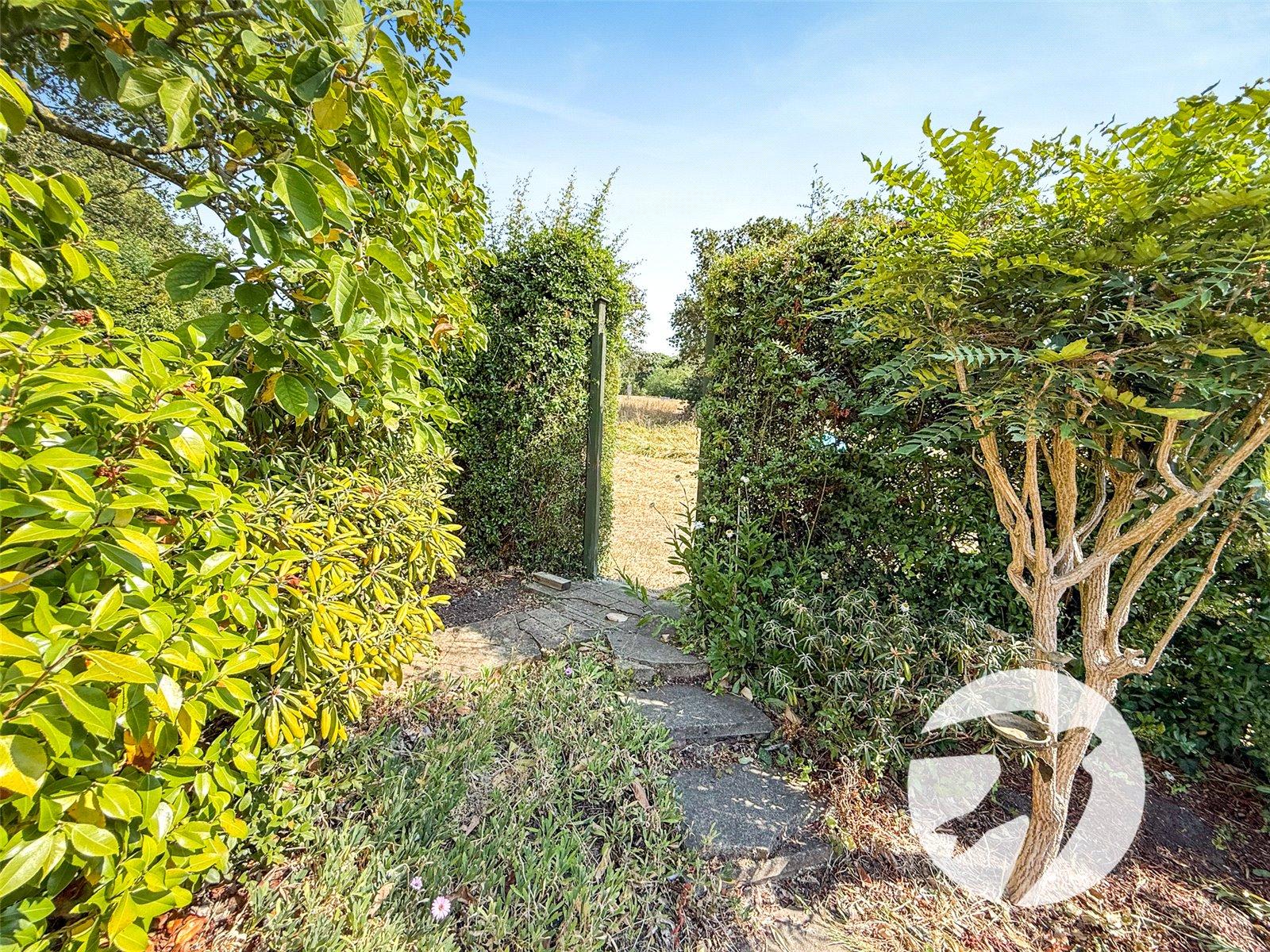 3 bedroom house for sale in London | Robinson Jackson