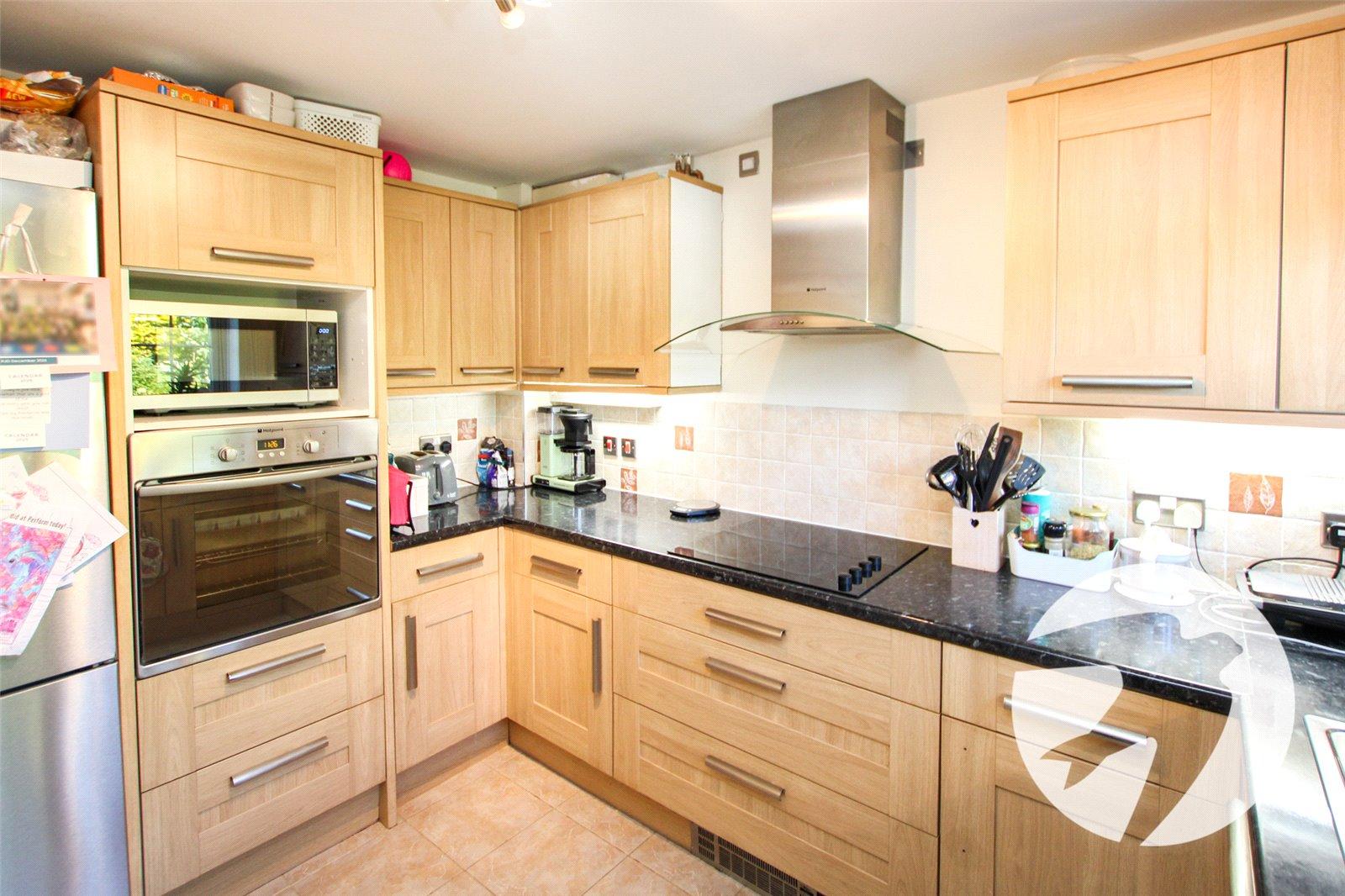 3 bedroom house for sale in London | Robinson Jackson
