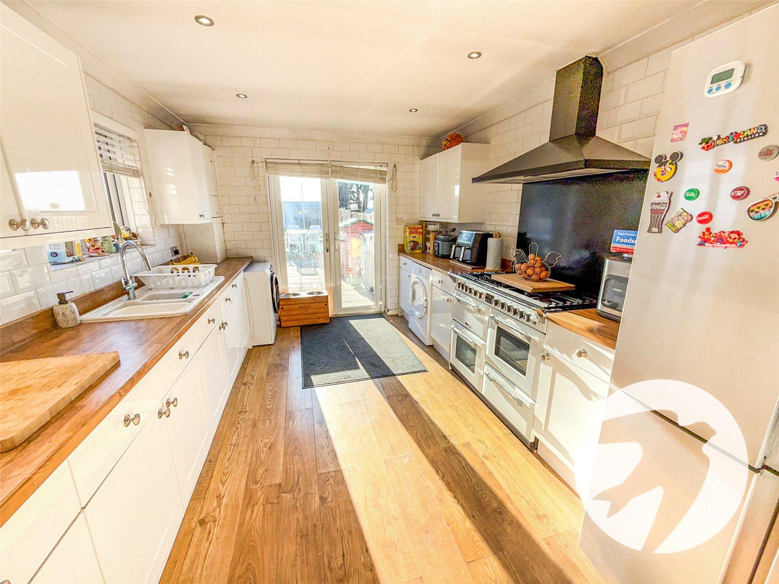 4 bedroom house for sale in London | Robinson Jackson