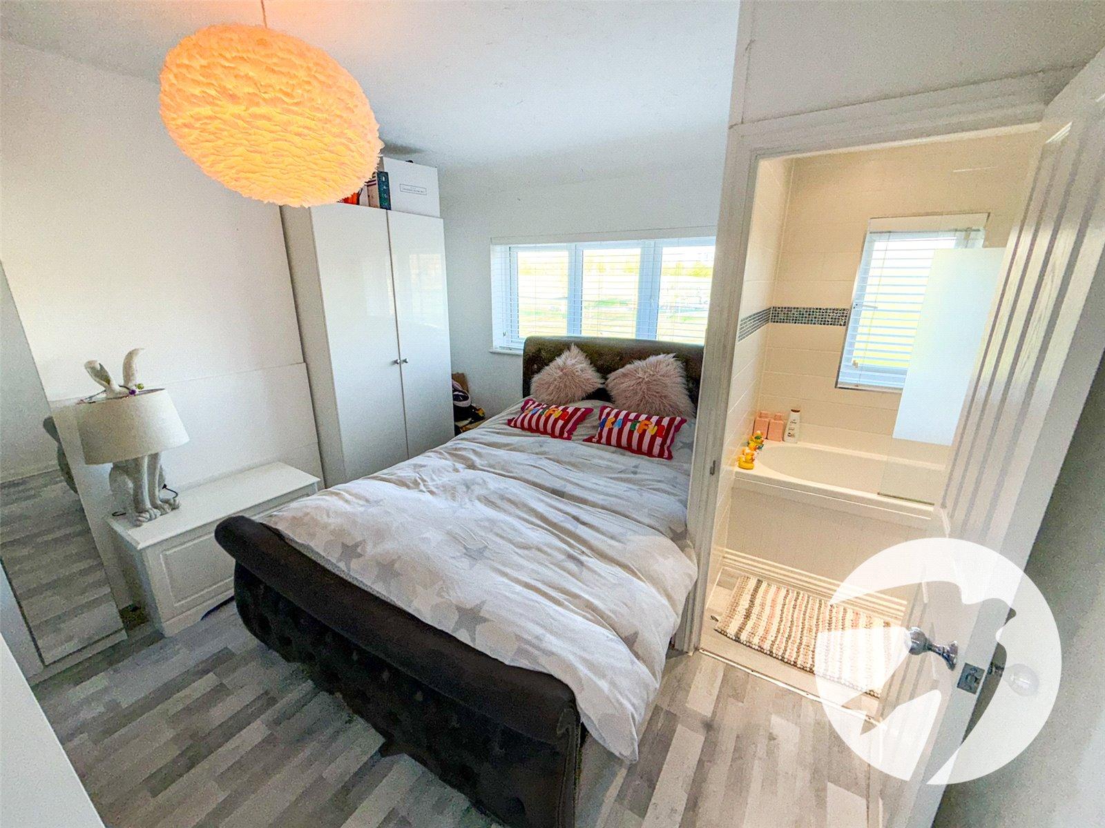 4 bedroom house for sale in London | Robinson Jackson