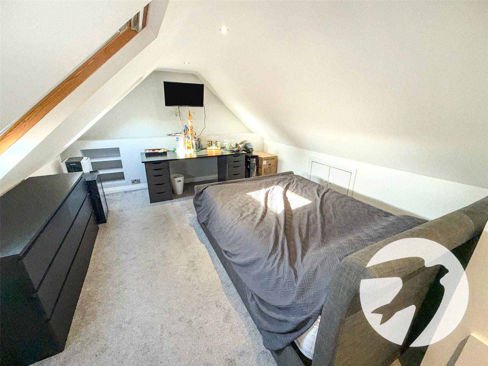 4 bedroom house for sale in London | Robinson Jackson