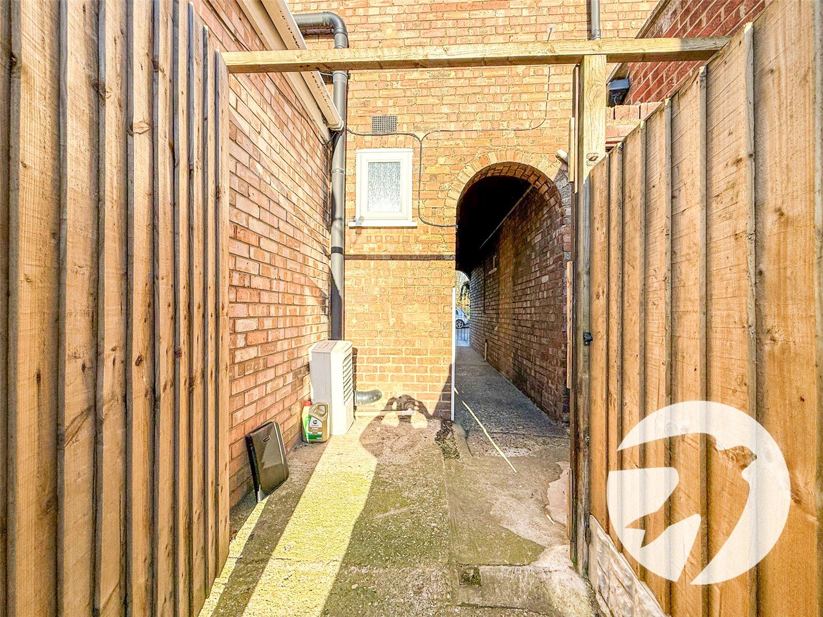 4 bedroom house for sale in London | Robinson Jackson