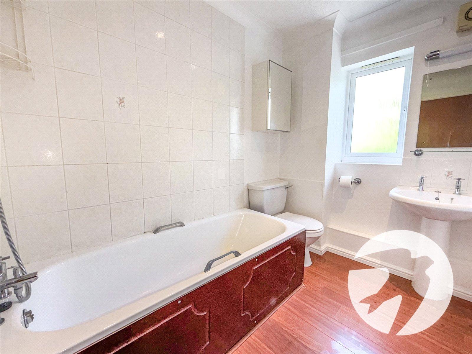 2 bedroom property for sale in London | Robinson Jackson