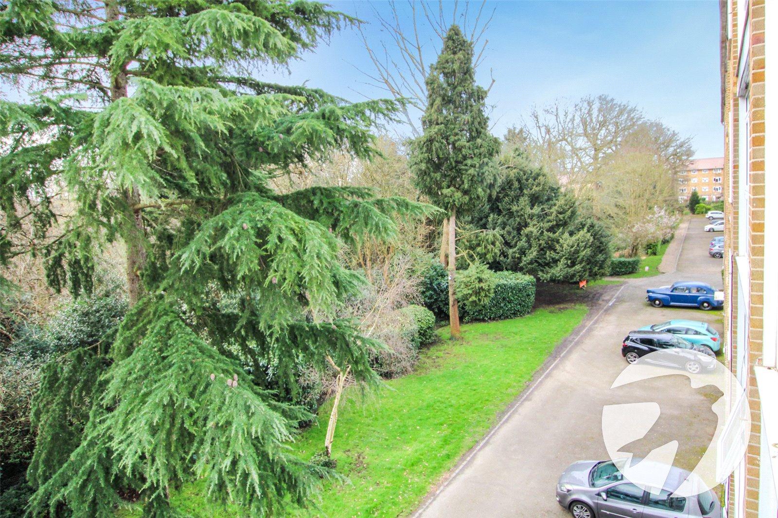 3 bedroom property for sale in Eltham | Robinson Jackson