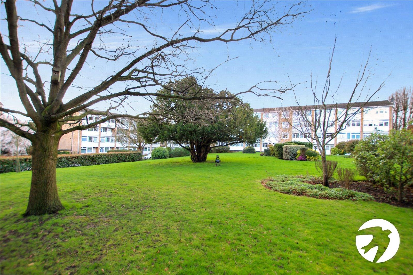 3 bedroom property for sale in London | Robinson Jackson