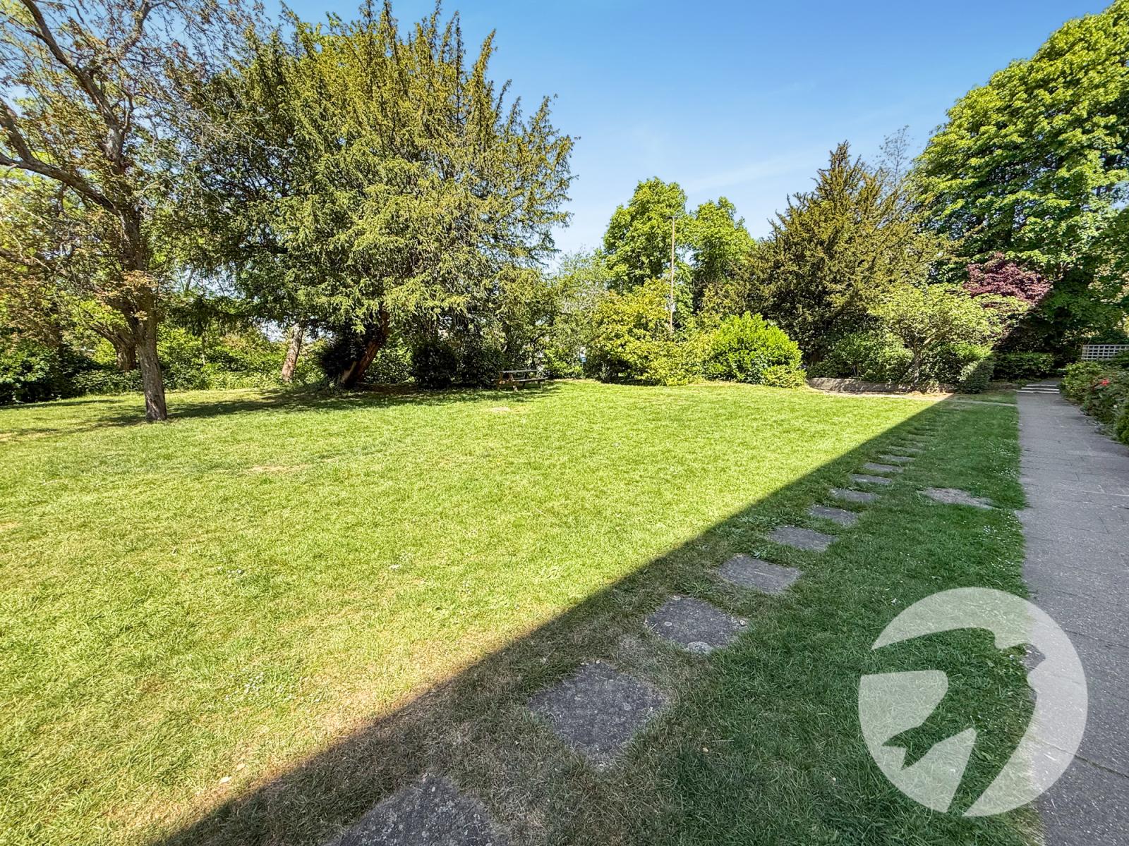 3 bedroom property for sale in London | Robinson Jackson