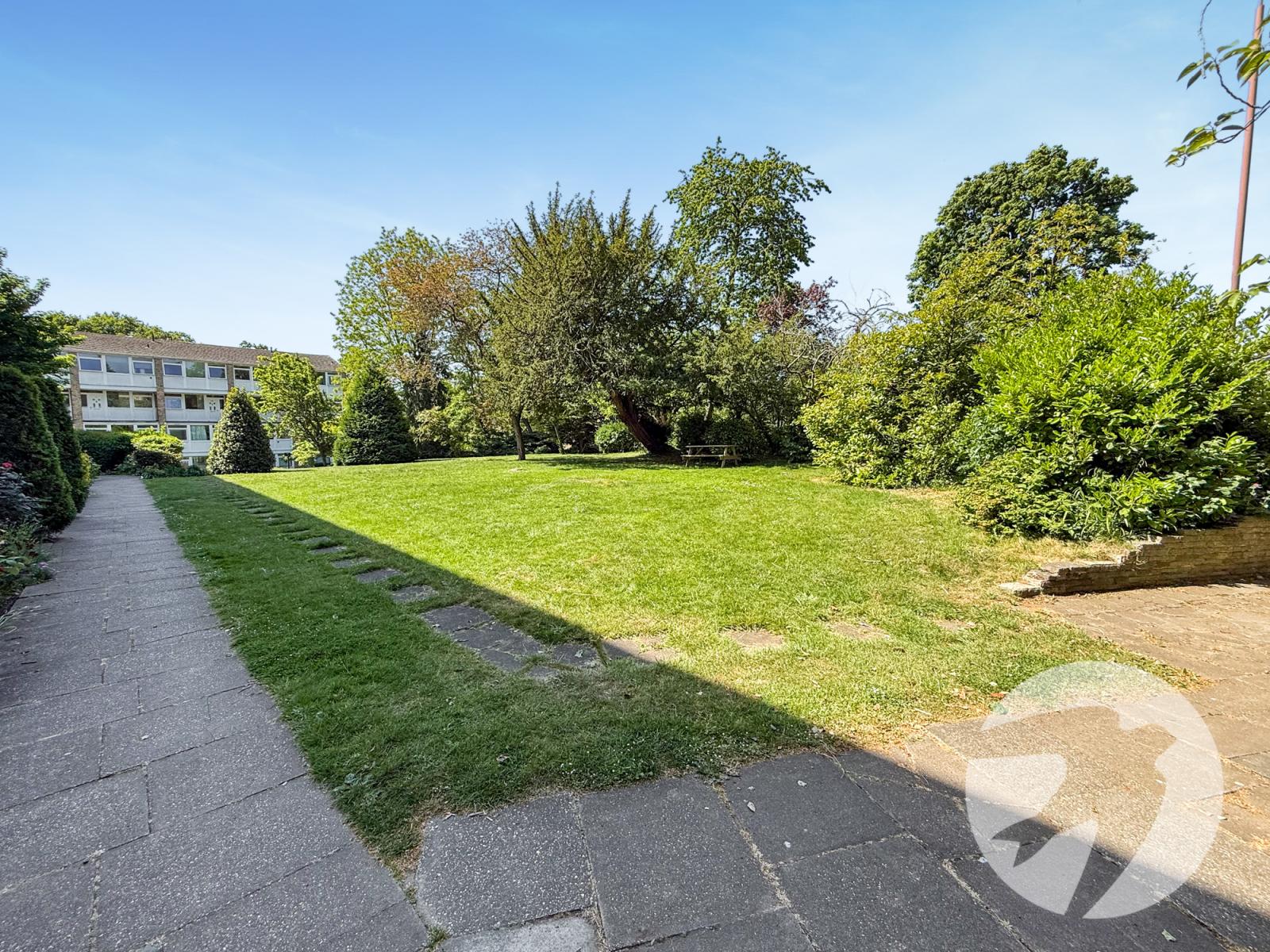 3 bedroom property for sale in London | Robinson Jackson
