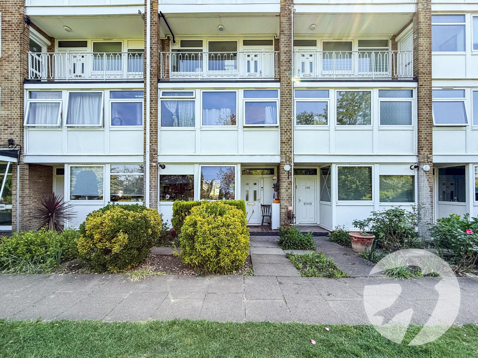 3 bedroom property for sale in London | Robinson Jackson