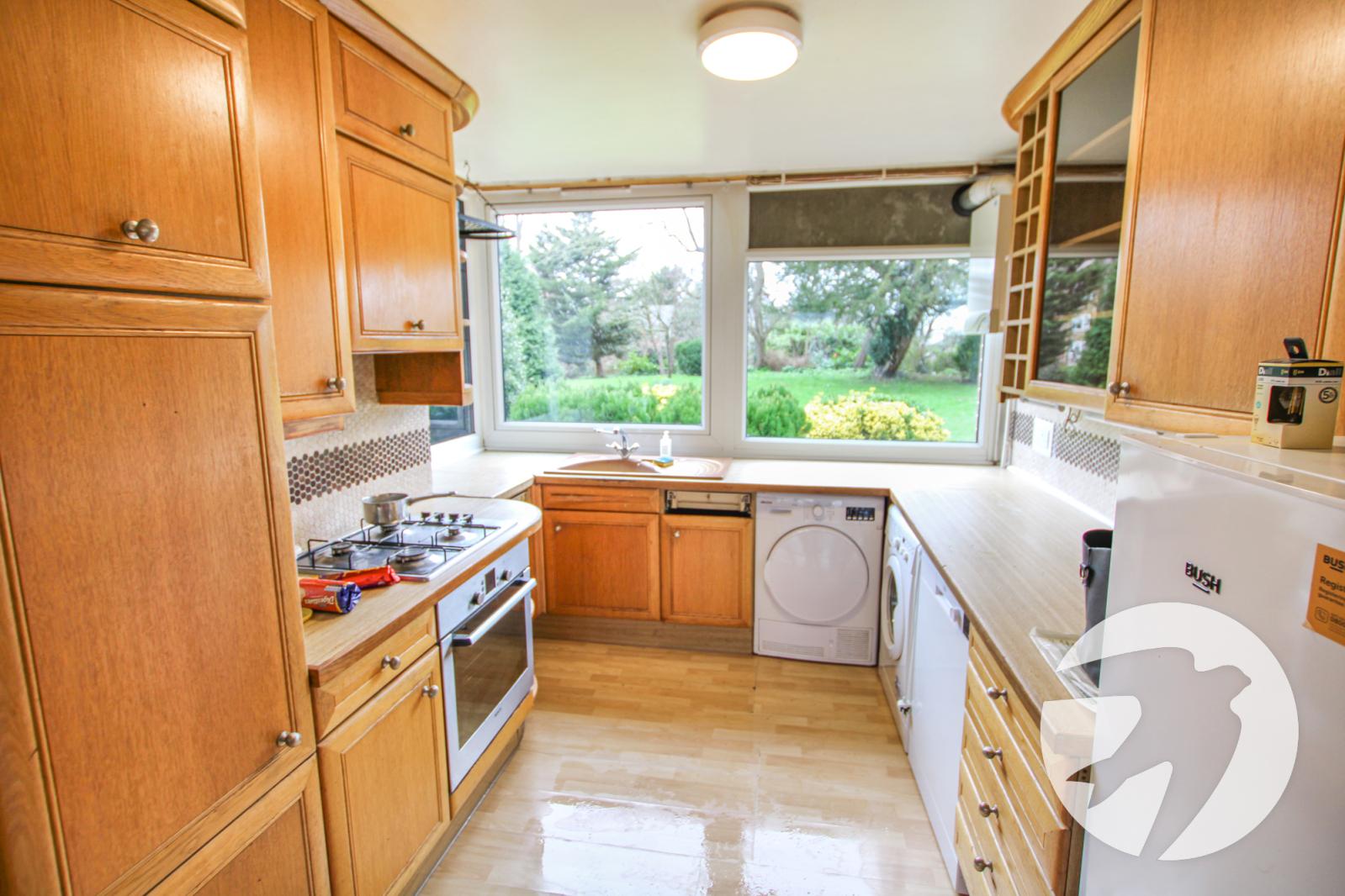 3 bedroom property for sale in London | Robinson Jackson